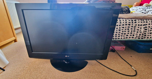 32in lcd flat screen tv - lg,