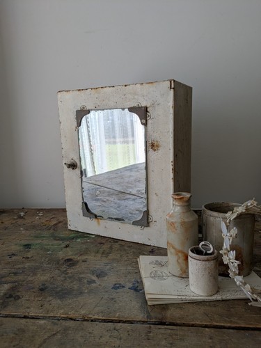 Vintage 1920s 30s bathroom - vintage,