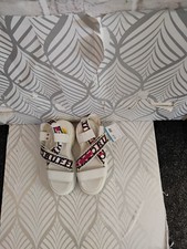 LADIES BUFFALO SIZE 5 WHITE