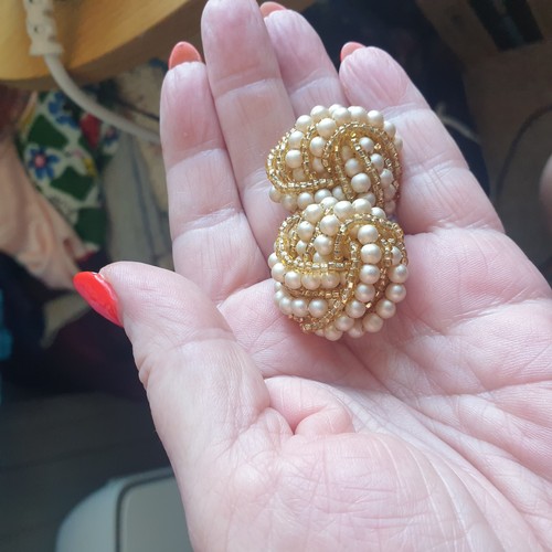 Vtg 80s clip earrings cream - clip, on