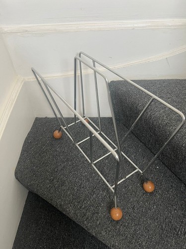 Vintage magazine rack - magazine,