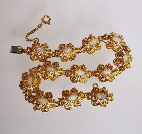 18ct gold opal bracelet - 18ct,