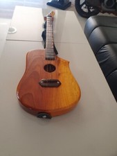 Thai Guitar (Phin) Hand