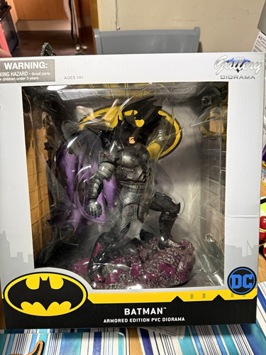 Diamond select toys gallery - diamond,