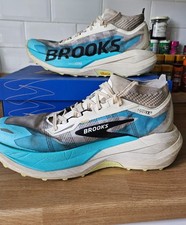 Brooks Cascadia Trail Running