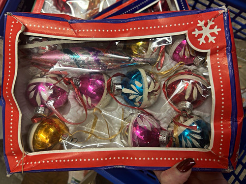 Assorted decorated glass round - assorted,