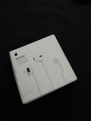 Original apple wired ear pods - apple,