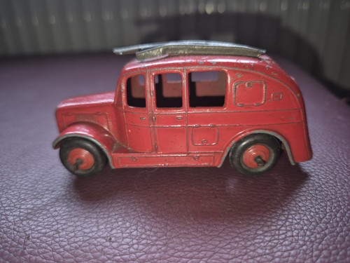 Dinky toys fire engine good - fire,