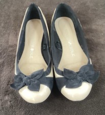 F&F Cream With Black Bow Slip