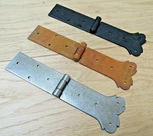 Pair heart strap hinges - pair,