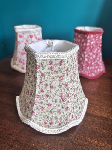 Small floral clip on - on, light