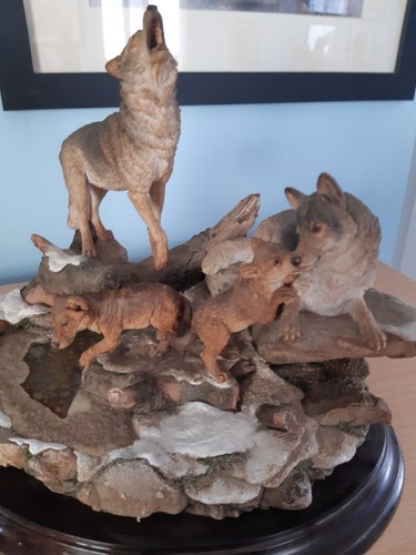 Country artist wolf figurine - country,