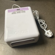 CND UV Shellac Brisa Gel Lamp, 97 hour bulb time! Near Perfect Condition!