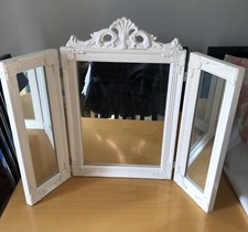 Lovely Triple White Bedroom Bathroom Table Top Free Standing Vanity Mirror.