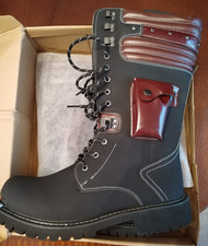 BNIB Black Lace Up Concealed