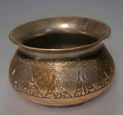 Antique copper brass vase - or,