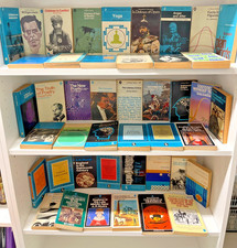 Pelican Books Collection 105