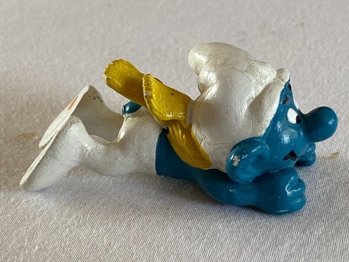 Vintage peyo schleich sledge - vintage,