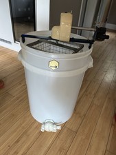 Thorne Honey Extractor