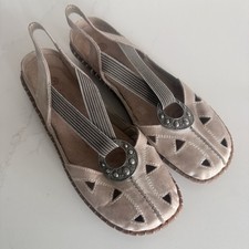 Remonte Dorndorf Beige Leather Sandals EU 40 (US 9) Closed Toe Embellished
