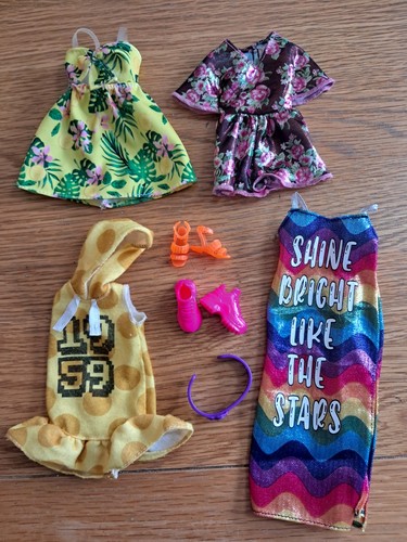 Barbie doll clothes bundle - doll, clothes.