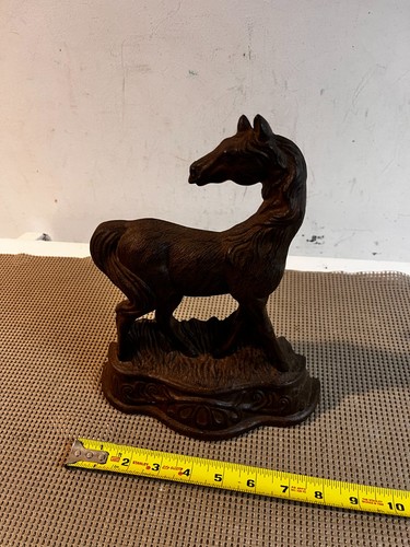 Cast metal horse - metal,