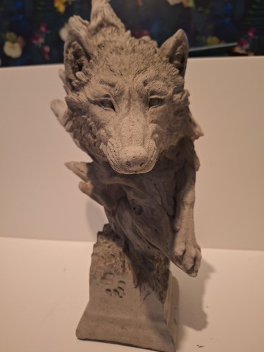 Wolf cement sculpture - wolf,