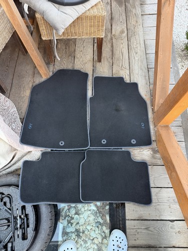 Hyundai i10 car mats genuine - hyundai,