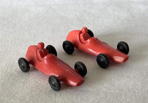 Vintage red plastic - 2,