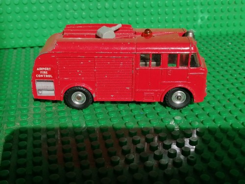 Dinky supertoys airport - supertoys,