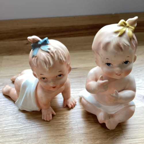 Set vintage baby figures - set,