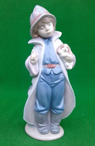 Lladro little fireman - fireman,