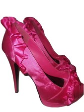 Holly Willoughby Pink Peep toe