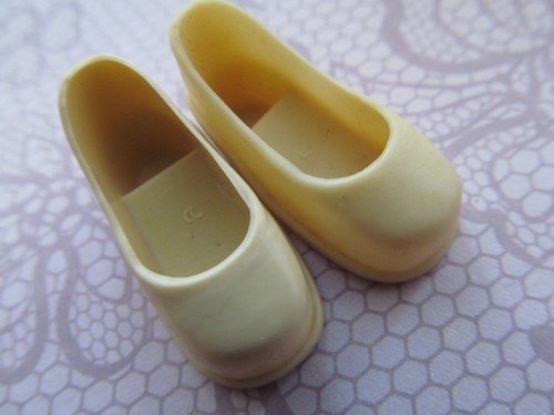 Sindy doll cream court shoes - cream,