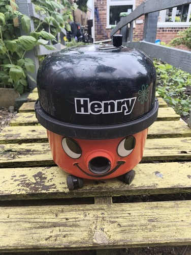 Numatic henry vacuum hvr200a - henry,