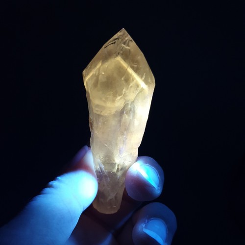 Powellite amethyst rough point - powellite,