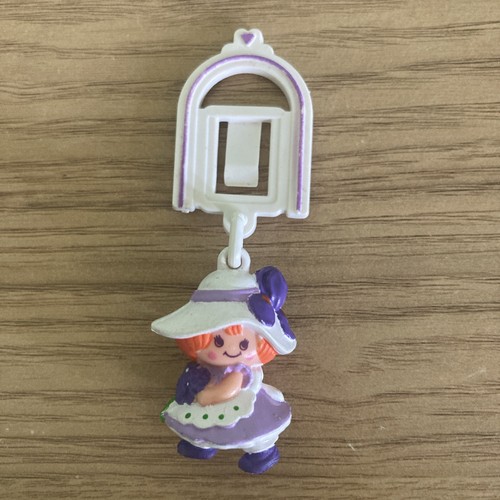 Blossom figure and charm - ,