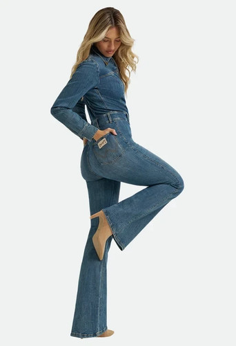 Lainey wilson wrangler denim - x,
