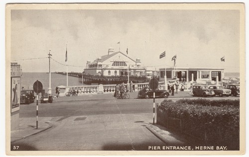 Kent pier entrance herne bay - kent;,