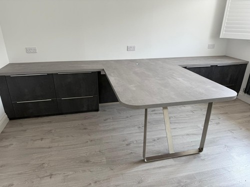 Fitted desk german - fitted,