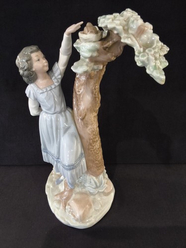 Vintage nao lladro nest - nao, 'nest