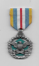 US13 - DISTINGUISHED SERVICE