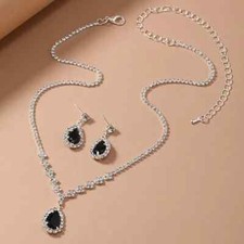 Elegant Necklace and Earring