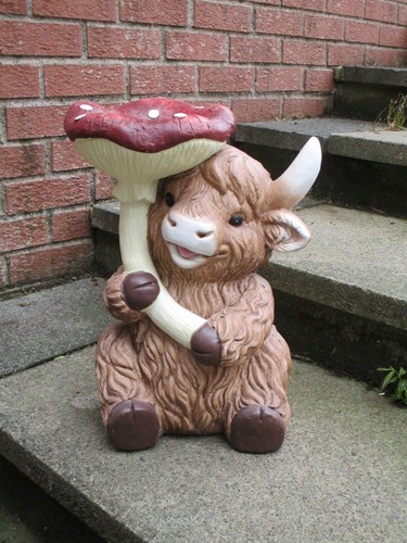 Highland cow statue - cow,
