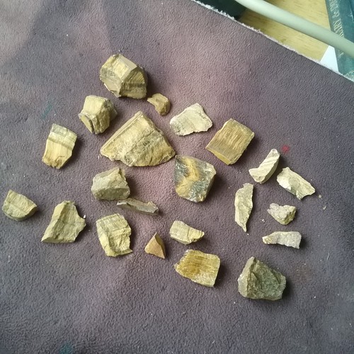 Tigers eye rough rock - eye, crystals