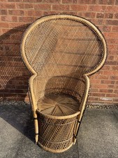 Peacock chair, Rare and Highly Collectible Vintage 1970s Wicker Rattan Tub Base.