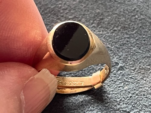 9ct yellow gold onyx - 9ct,