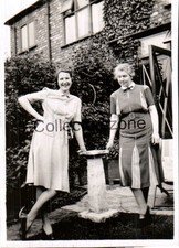 WW2 women in Garden great
