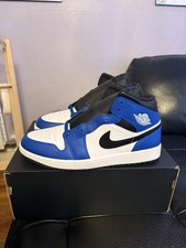 Nike Air Jordan 1 Mid –