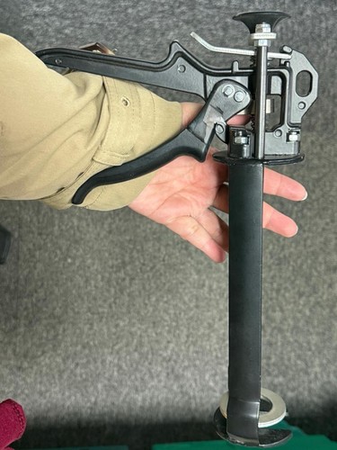 Caulking gun - caulking,